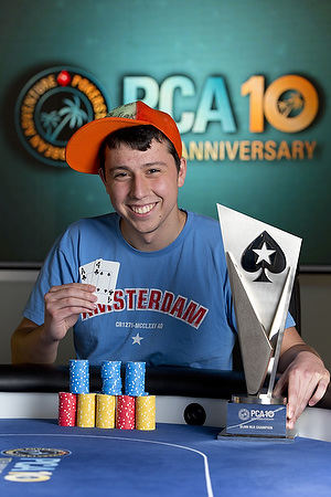 Andoni Larrabe-Sanchez (Foto: PokerStars Blog) ANDONI LARRABE SANCHEZ, WINNER NLH, ¨8 HANDED¨, EVENT 18, PCA0335207