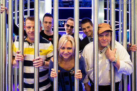 Lex Veldhuis, Phil Laak, Tony Dunst sowie Gareth Cole, Jennifer Harman und Jason Alexander shark_cage_lineup_pca2014_d1b