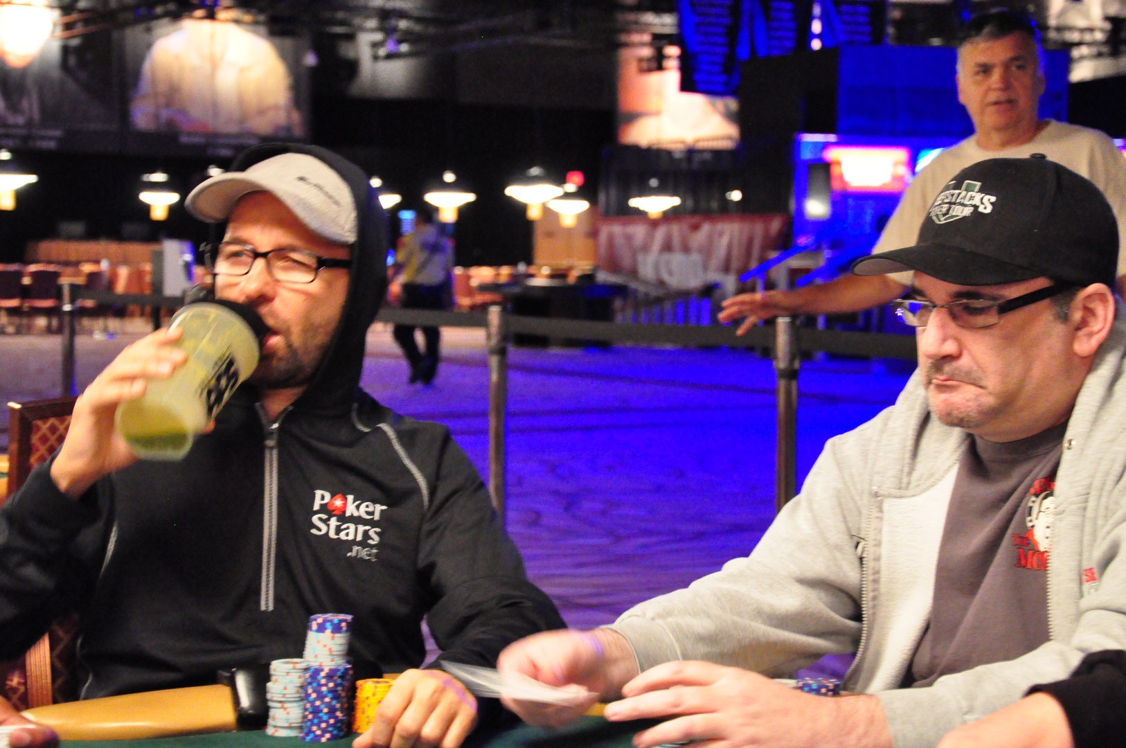WSOP 2013 Event # 13: Yuval Bronshtein führt beim Stud-8