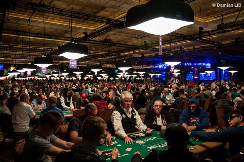 WSOP 2016 #39 – Kozlov mit Quads und doppel Bustout zum Sieg
