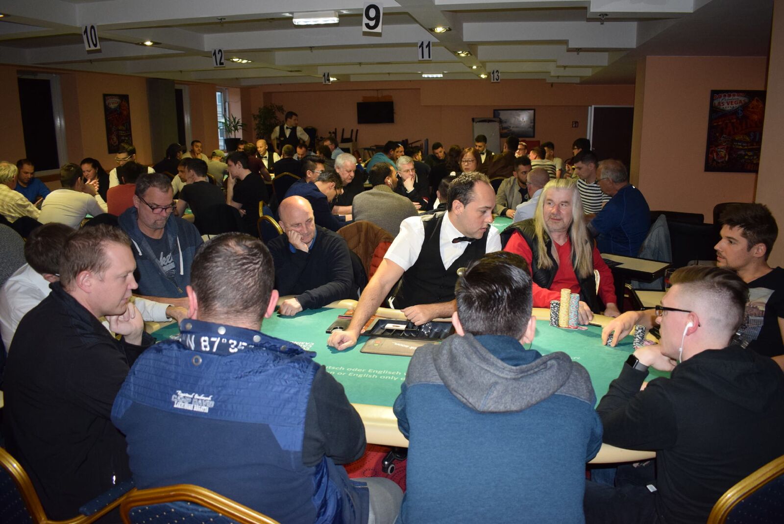 Deal beim XXL Hold’em an Karfreitag in der Lugner City