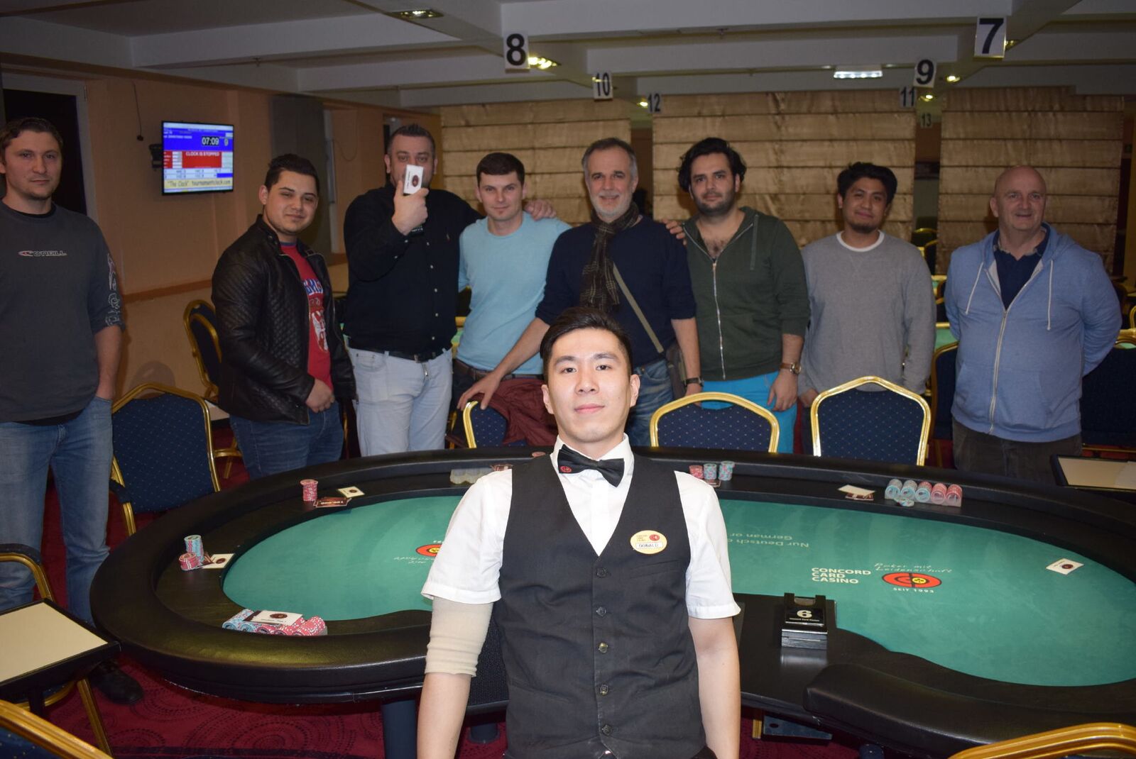 Massendeal beim XXL Hold’em am Donnerstag in der Lugner City