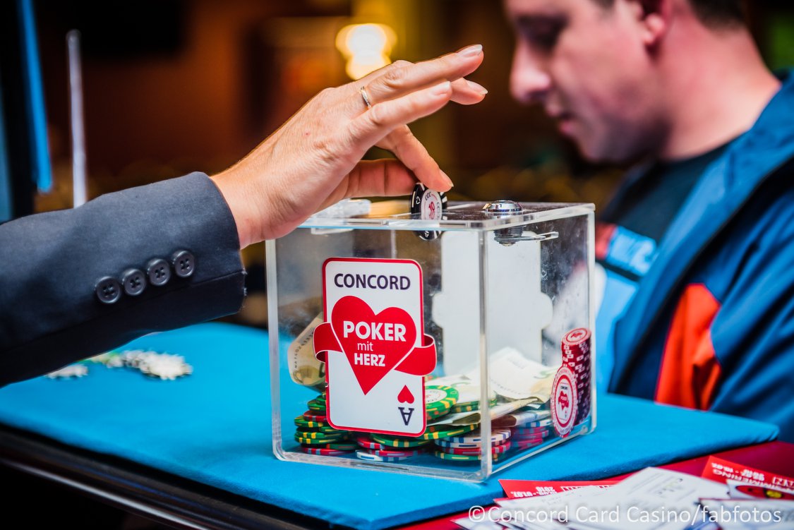 Teilung beendet das Poker mit Herz Special im CCC Simmering