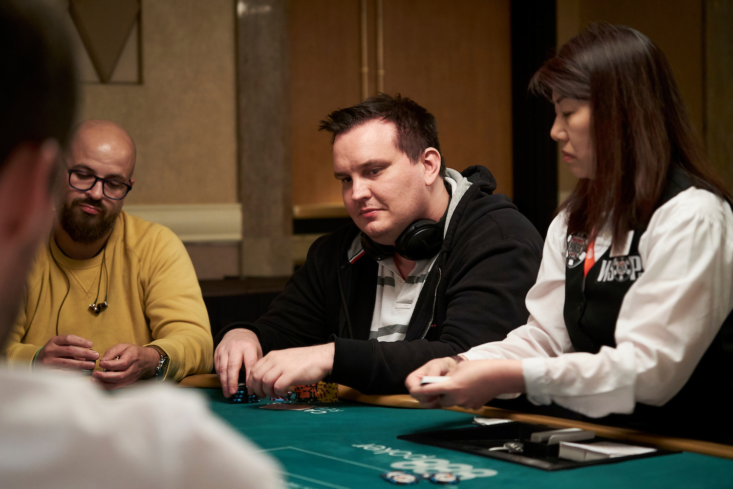 WSOP 2023: Ilija Savevski und Robert Schulz im Freezeout Finale