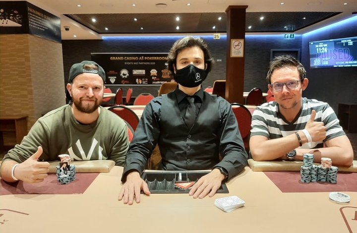 Grand Casino Aš:  Heads-up Deal entscheidet das Super 7