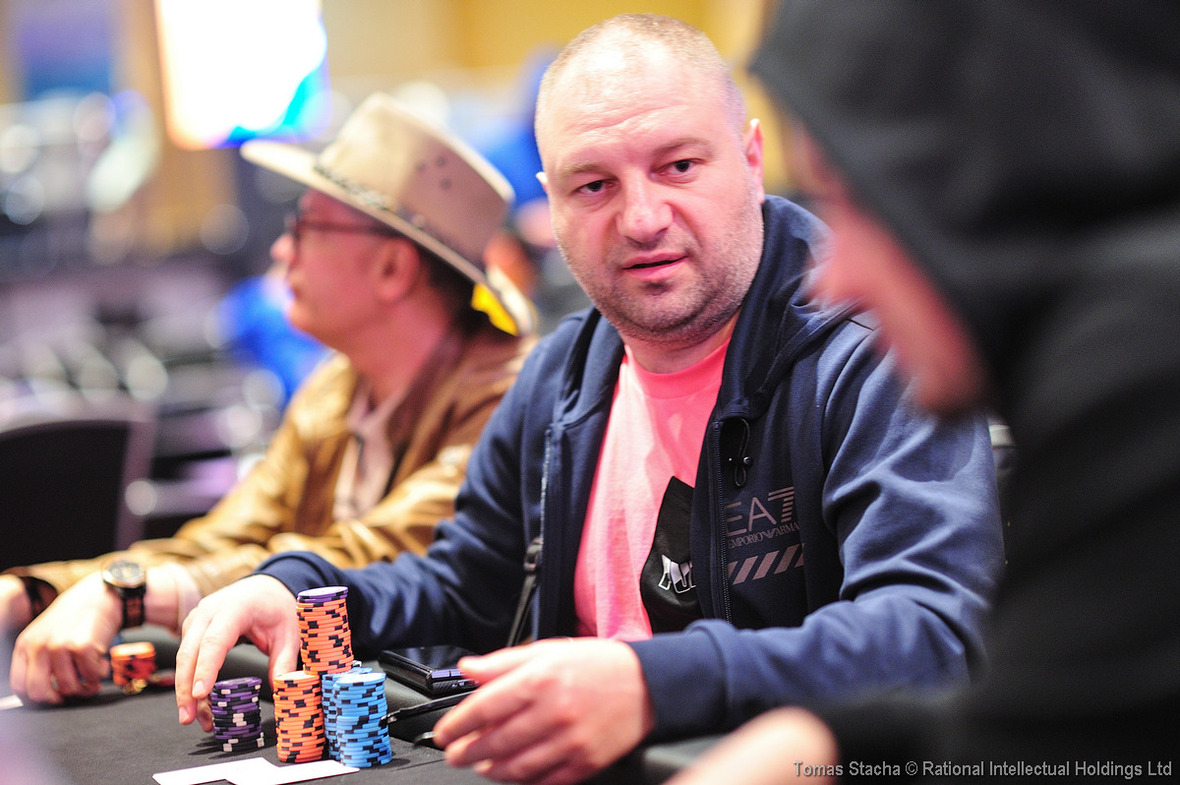 King’s Eureka: Cristian David holt den massiven Chiplead zum Main Event Auftakt