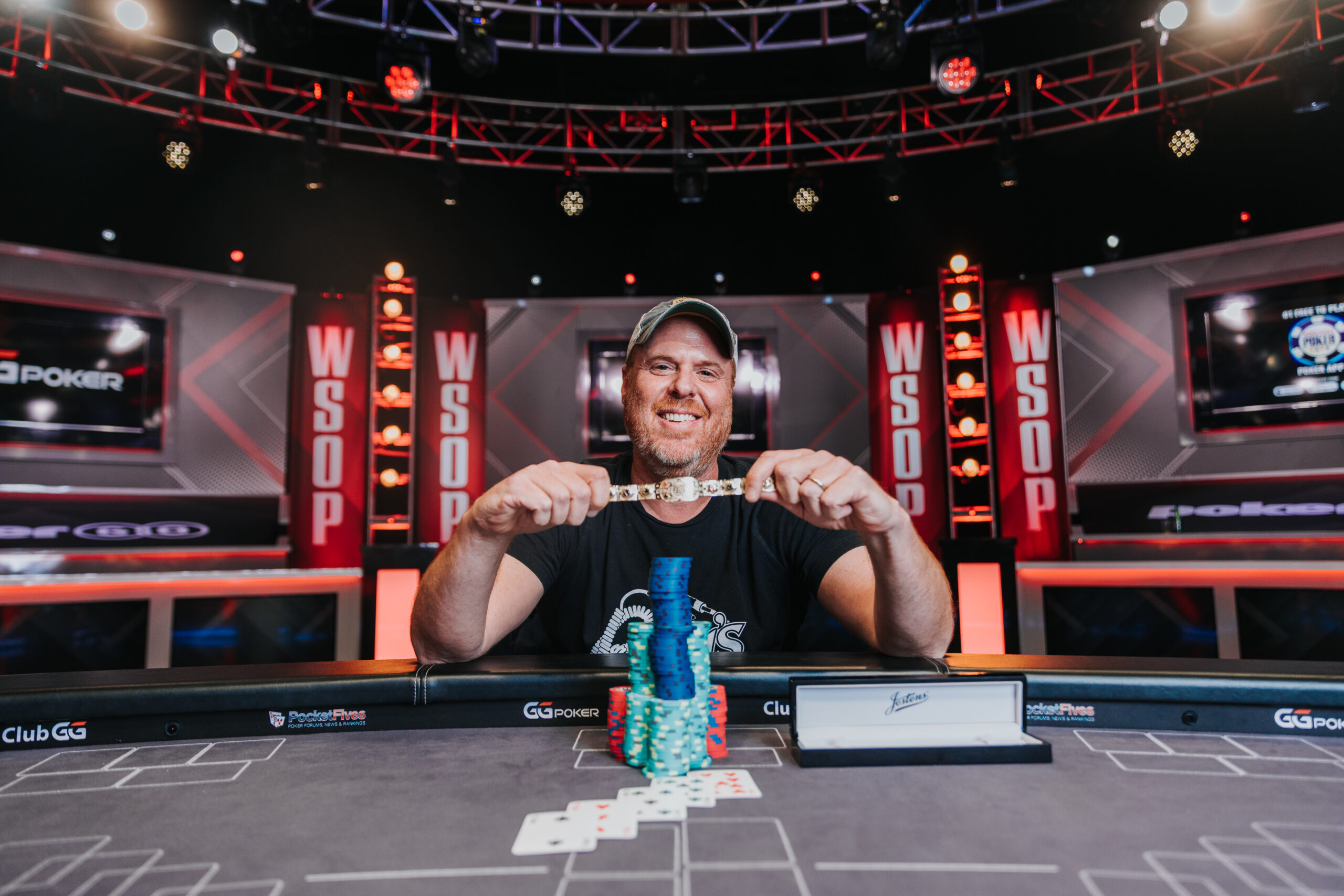WSOP 2022 #38: Pedro Bromfman gewinnt die 2-7 NLH Single Draw Championship