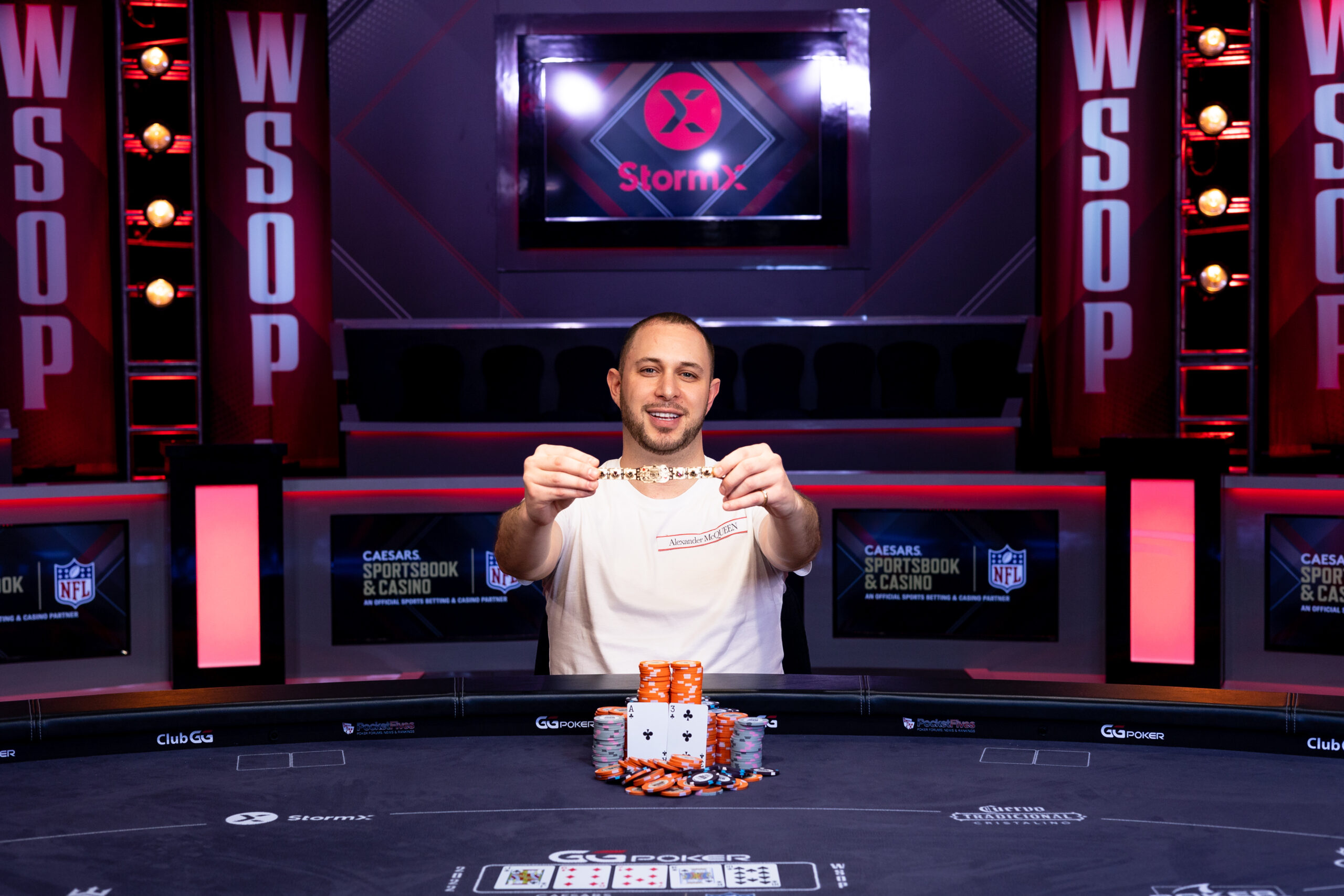 WSOP 2022 #51:  Paul Hizer triumphiert beim Colossus