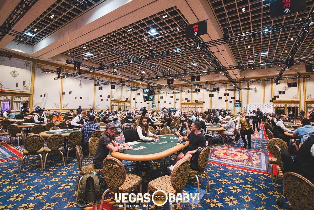 WSOP 2022 #27: Pierre Mothes und Daniel Rezaei überstehen Runde 1
