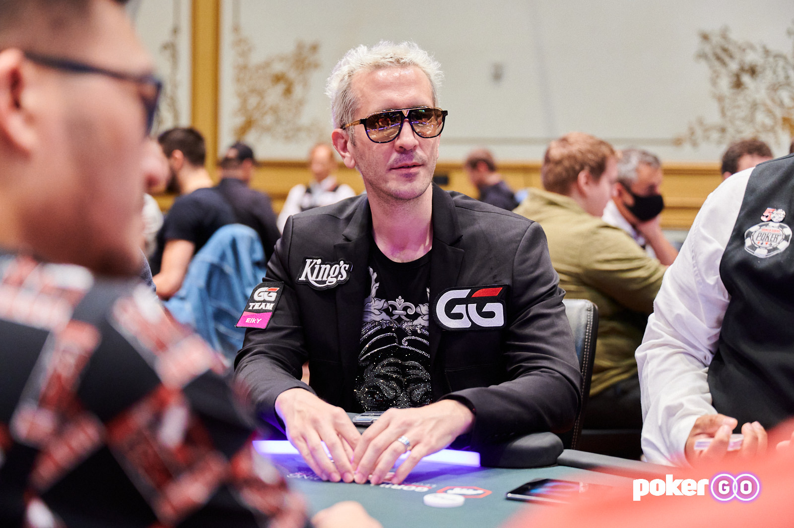 WSOP 2022 #22: ElkY führt vor Phil Ivey bei der $10k Stud Championship