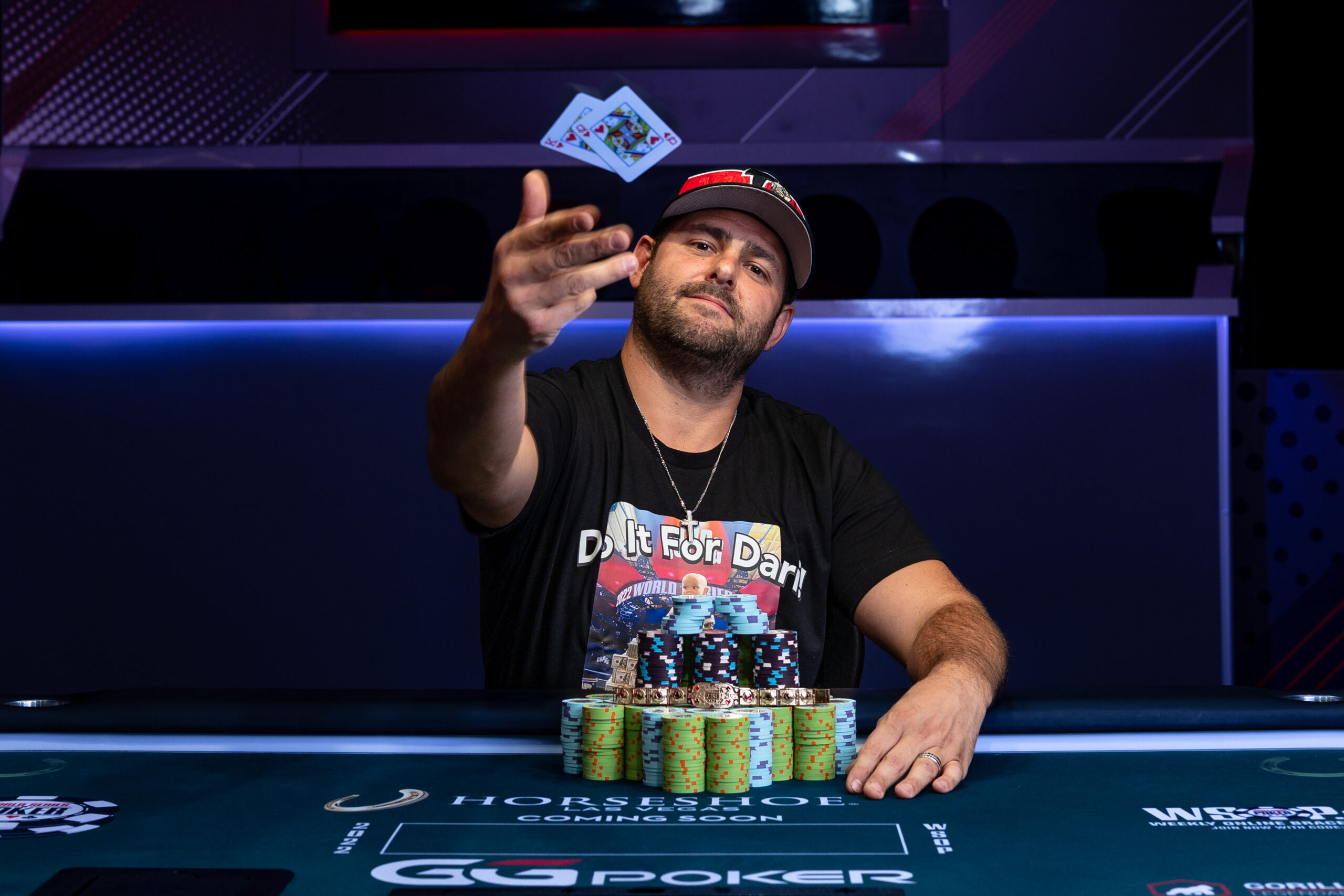 WSOP 2022 #62:  Dash Dudley schnappt sich das Turbo Bounty Bracelet