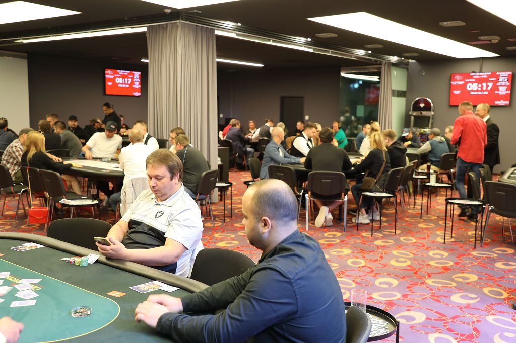 CAPT Linz: NP als massiver Chipleader beim Main Event