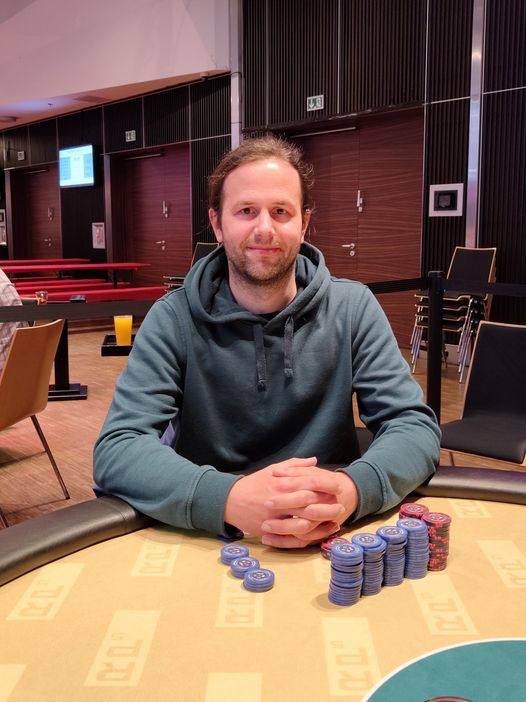 Spielbank Hannover: Elge siegt bei der Poker Challenge Platin+