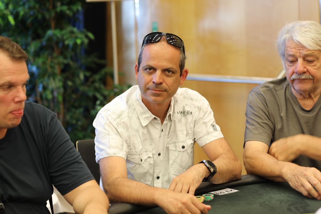 Poker EM 2024: Tom Wagermaier jagt Wenchao Chen beim Mystery Bounty