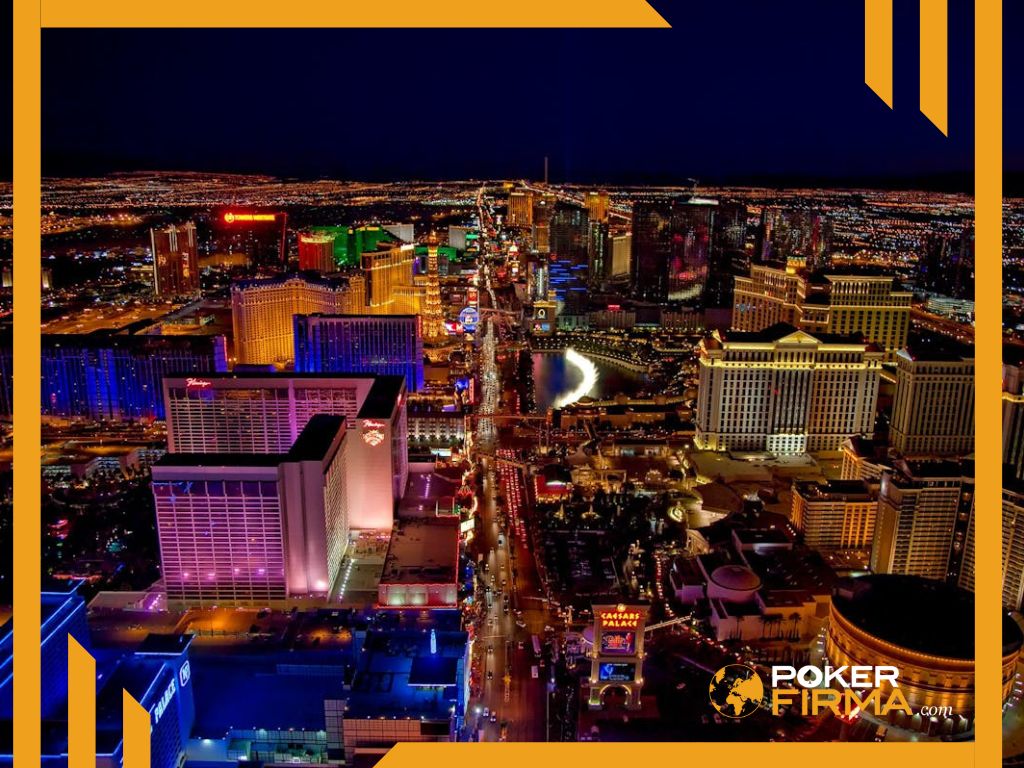 Blick auf Las Vegas bei Nacht.