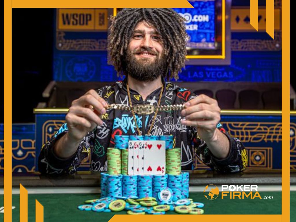 Caleb Furth mit seinem WSOP-Bracelet.