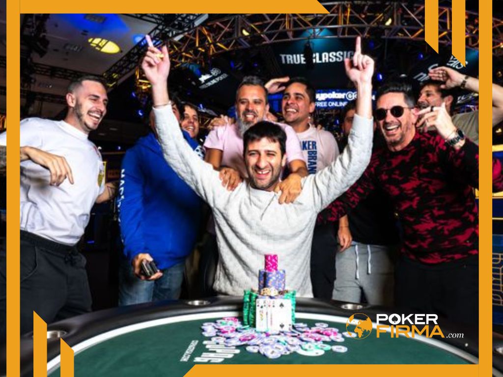 Carlos Leiva nach seinem Sieg bei der WSOP 2025.