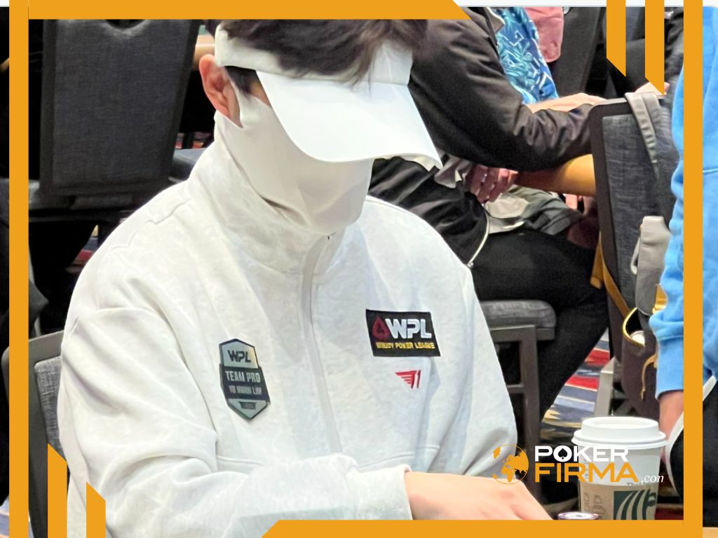 Verhüllter Pokerspieler beim WSOP Main Event 2025