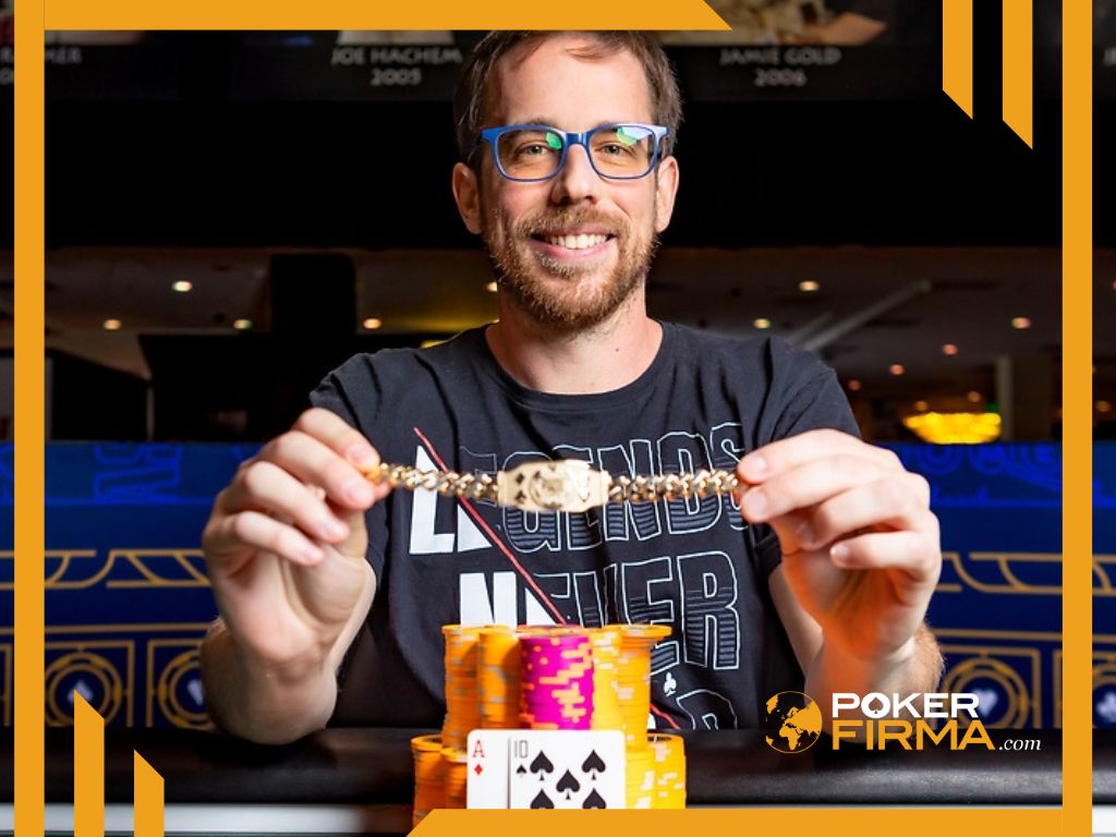 Nelson Mari Sanchez nach seinem Sieg bei der WSOP 2025.