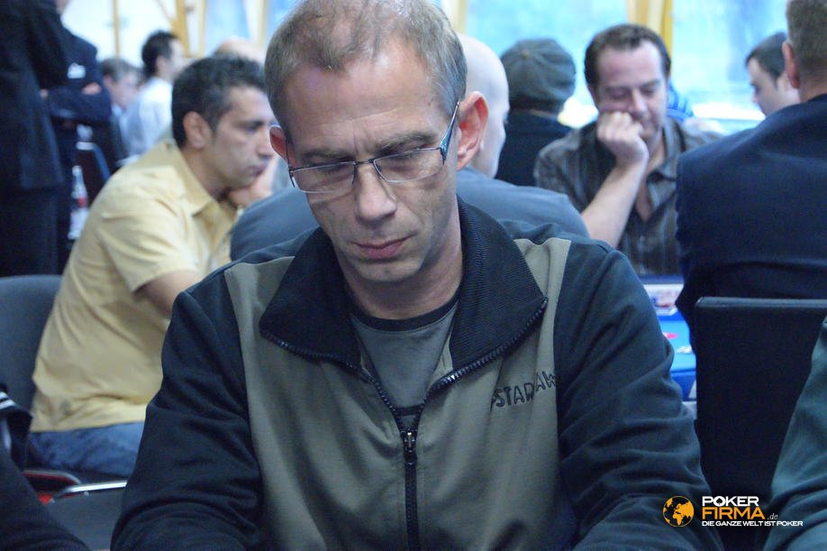3LT_3000_NLH_270510_Michael_Back
